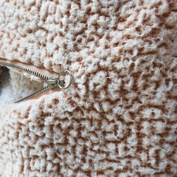 Express Cozy Oversized Pullover - Picture 3 of 9